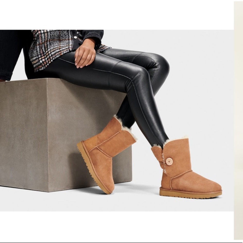 UGG 👢boots bailey button 2 boots II chestnut suede reversible fur women’s sz 8! - Picture 14 of 14